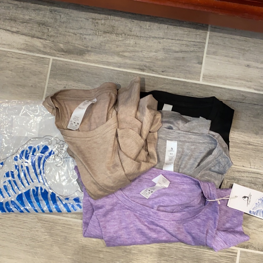 4 Icy Zone yoga razor back tops XS -NWOT 💜